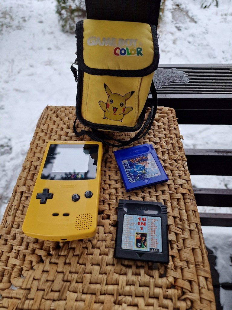 Konsola Nintendo Game Boy Color Yellow + Etui Pokémon + Gry