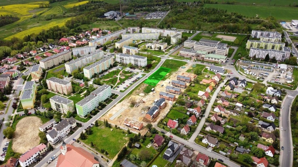 Komercyjne, Lubań (gm.), Lubański (pow.), 554 m²