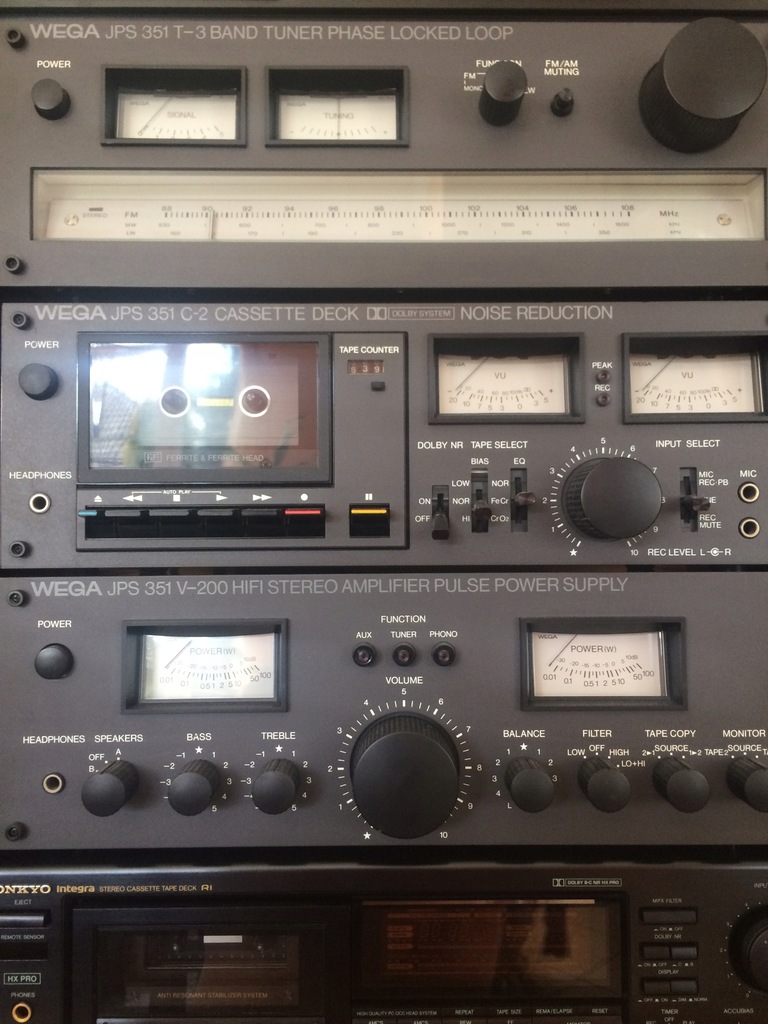 sprzedam wieżę audio wega 4 segmenty