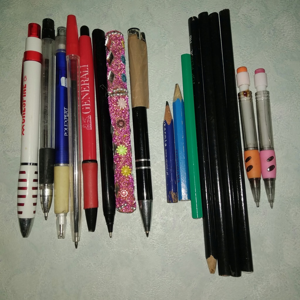 długopisy ołówki zestaw