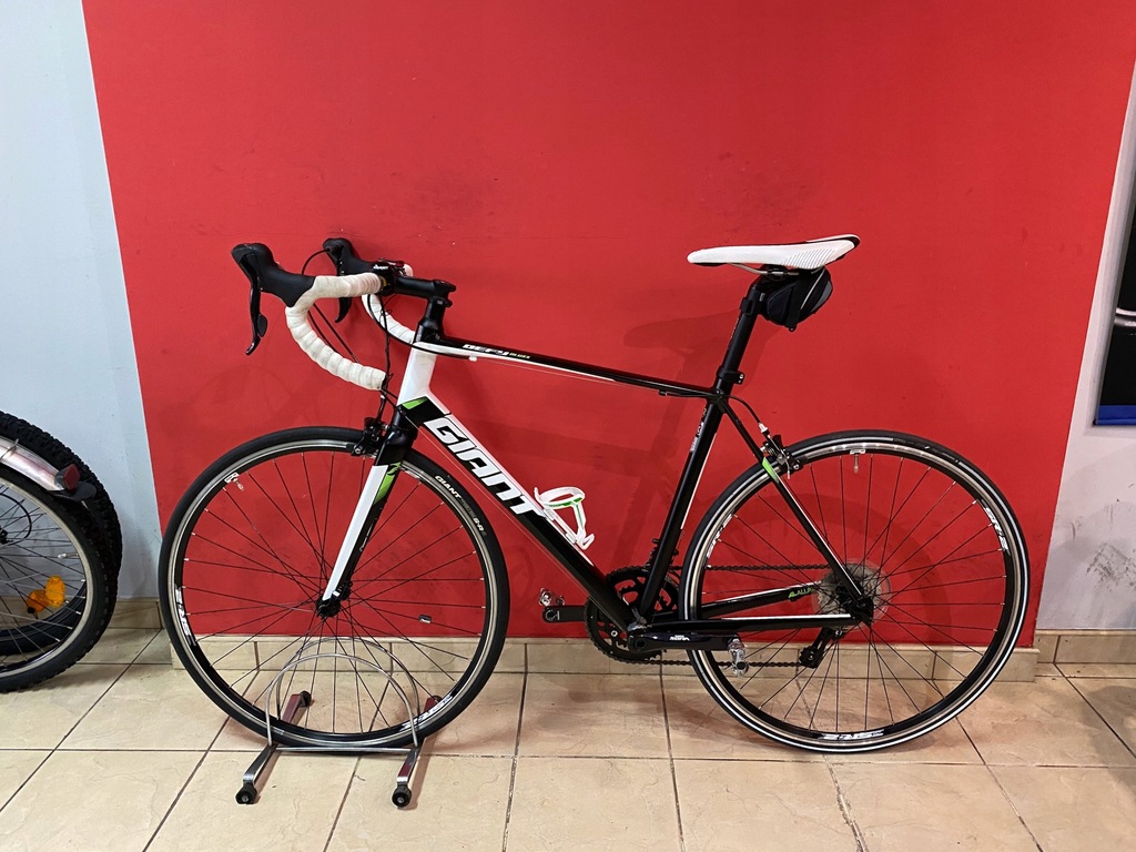 Rower Szosowy Giant Defy 3 9,5kg Sora IDEAŁ