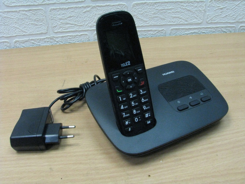 Stacjonarny telefon GSM Huawei F688 modem