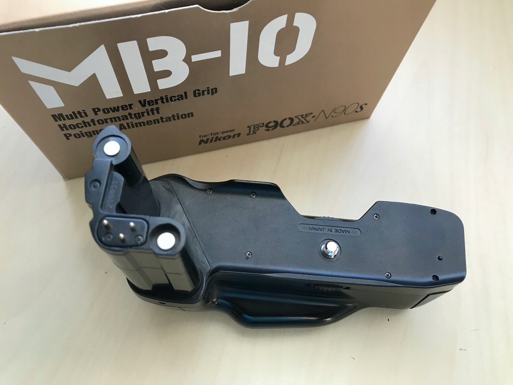 Nikon F90X MB-10バッテリーパック付き F90X ボディ バッテリーパック MB-10付 γA3849-3U1B | ニコン