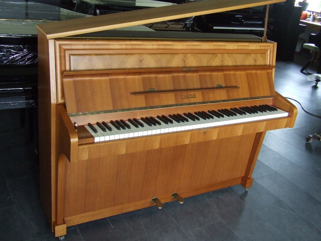 Pianino C. Sauter z moderatorem, made in Germany