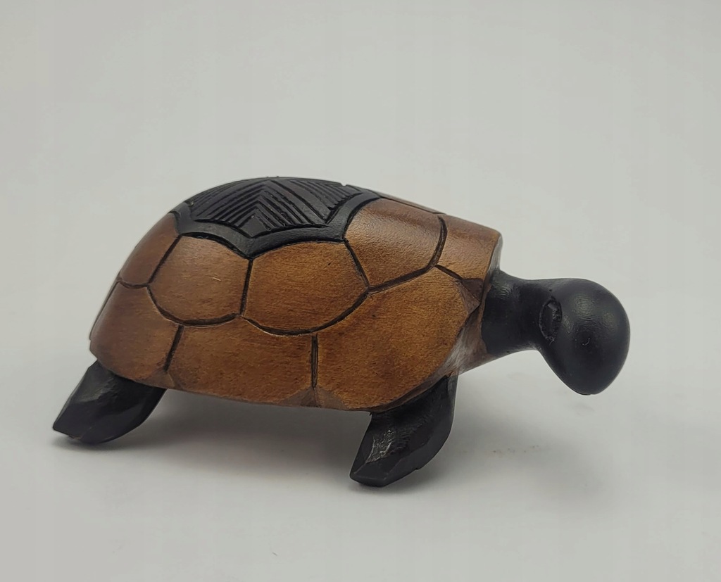Figurka żółw, drewno egzotyczne; 1984