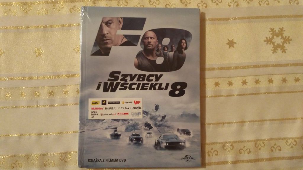 Szybcy i Wściekli 8 - Książka z filmem DVD