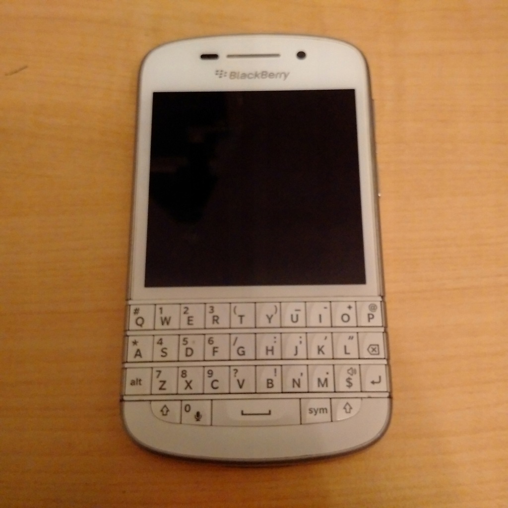 Smartfon BlackBerry Q10 biały 16 GB