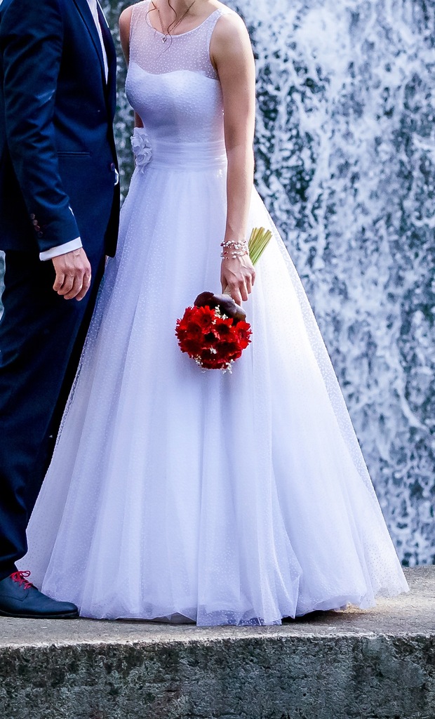 Kropeczkowa suknia ślubna AGNES 15002