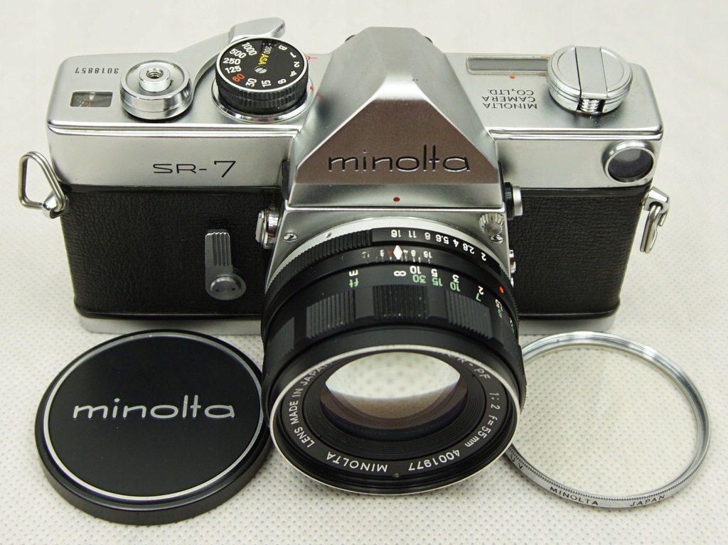 MINOLTA SR-7 z obiektywem, filtrem i dekielkiem