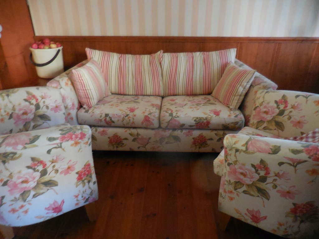 Sofa w stylu angielskim kwiaty