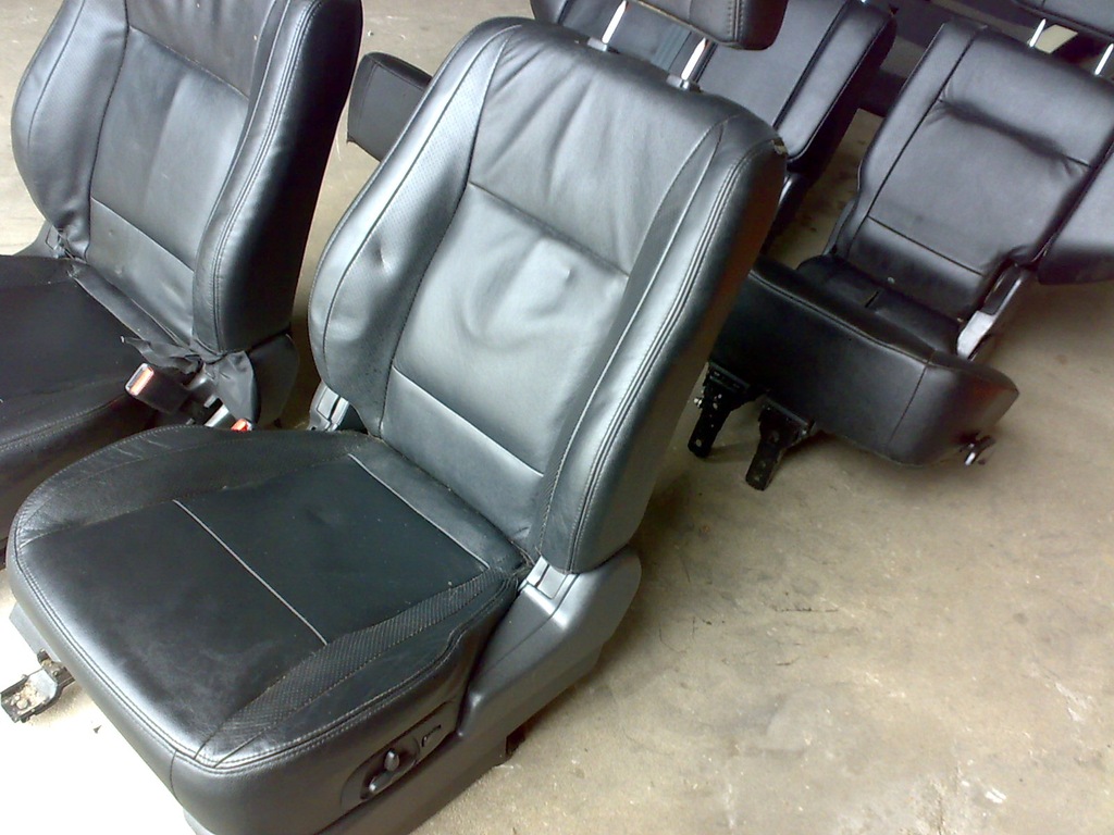 Сиденья паджеро 4. Паджеро 4 сидение переднее. Сиденья митсубиси паджеро 4. Сиденье pajero 4. Перешив сидений паджеро.