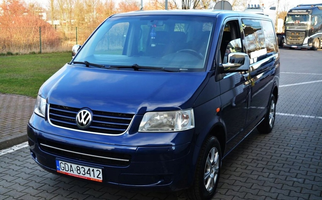 Volkswagen Transporter DSG 8-Osob Doinwestowany