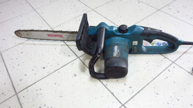 PIŁA ŁAŃCUCHOWA ELEKTRYCZNA MAKITA UC4020A - 8874811379 - oficjalne ...