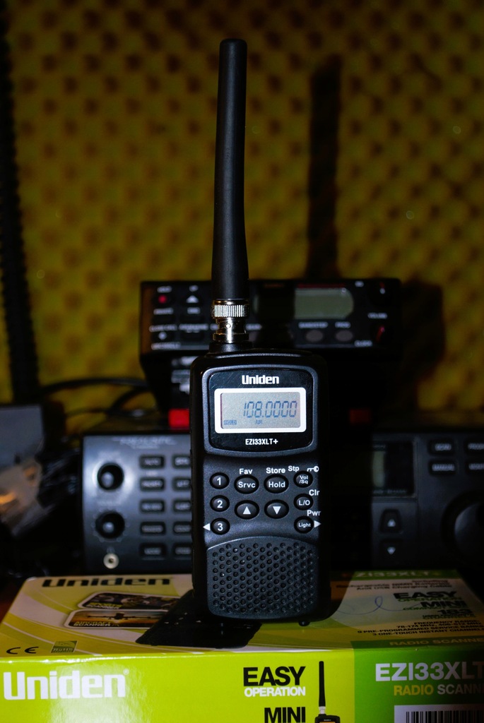 Skaner radiowy Uniden EZI33XLT Plus.