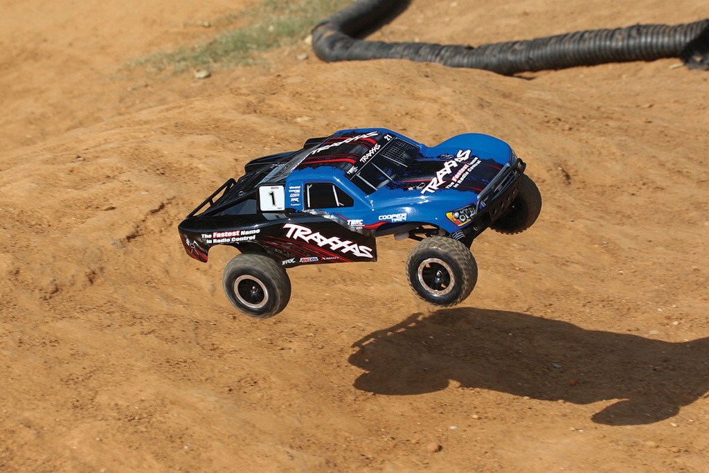 Купить Быстрая радиоуправляемая модель TRAXXAS Slash VXL - более 100 км/ч: отзывы, фото, характеристики в интерне-магазине Aredi.ru