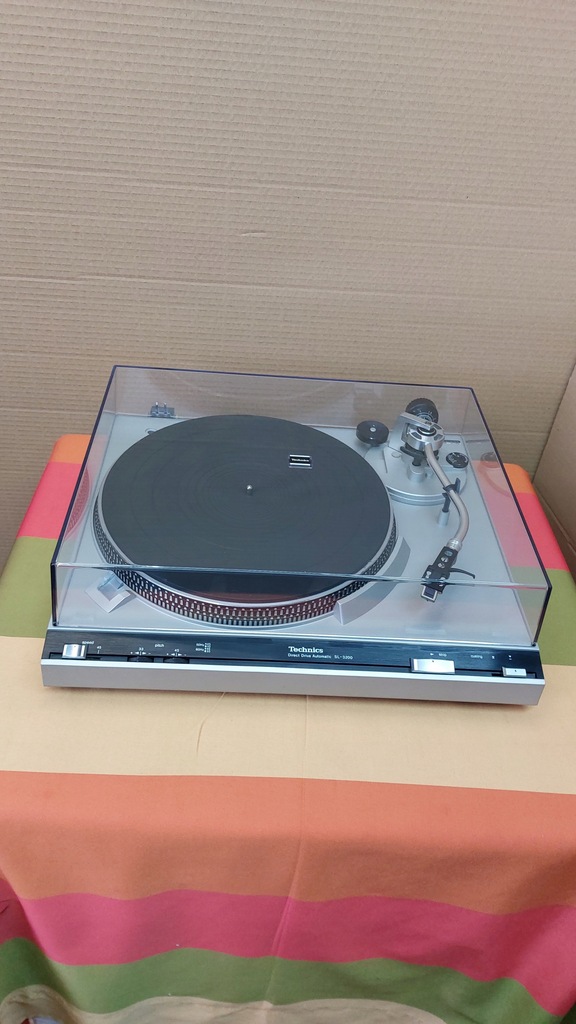 Gramofon Technics SL-3200