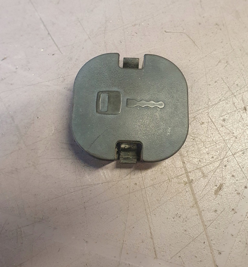 Zaślepka zamka bagażnika 30634231 VOLVO XC90