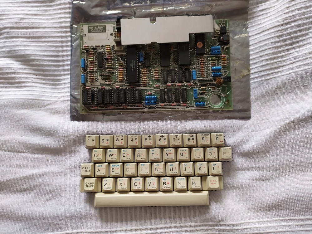 Klawiatura UNIPOLBRIT i pł. główna ZX SPECTRUM 48