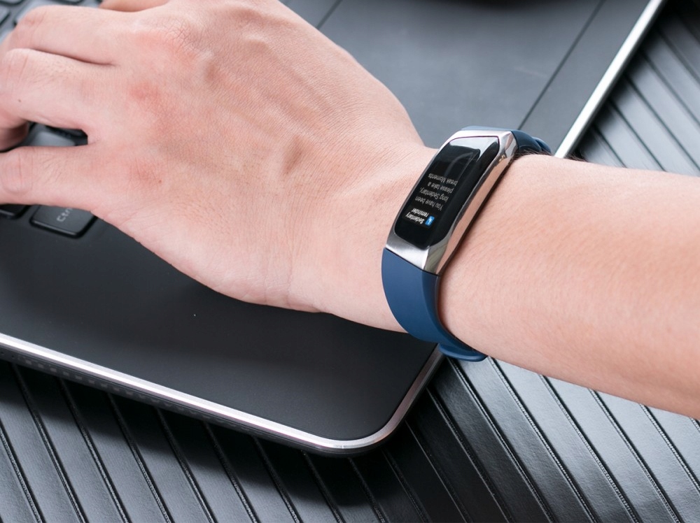 e18 smartwatch