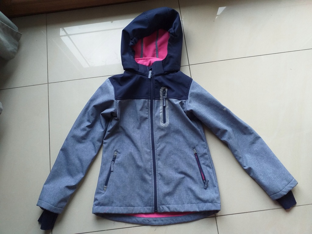 MODNA KURTKA SOFTSHELL YFK 146/152