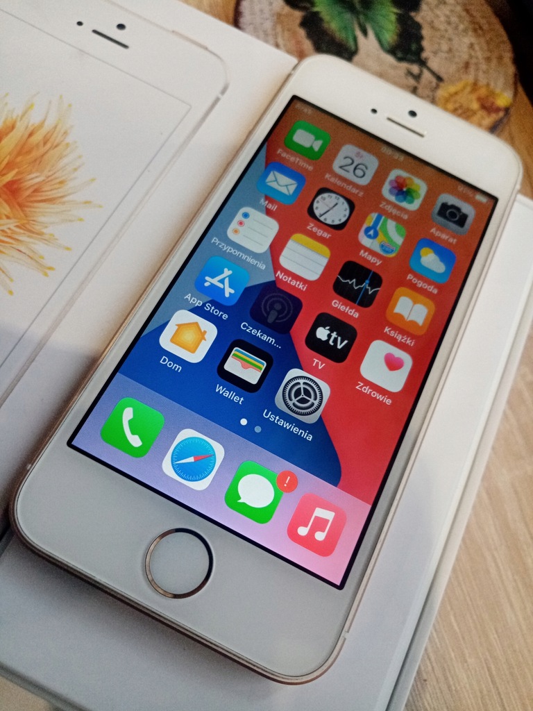 Smartfon Apple iPhone SE złoty 64GB OKAZJA