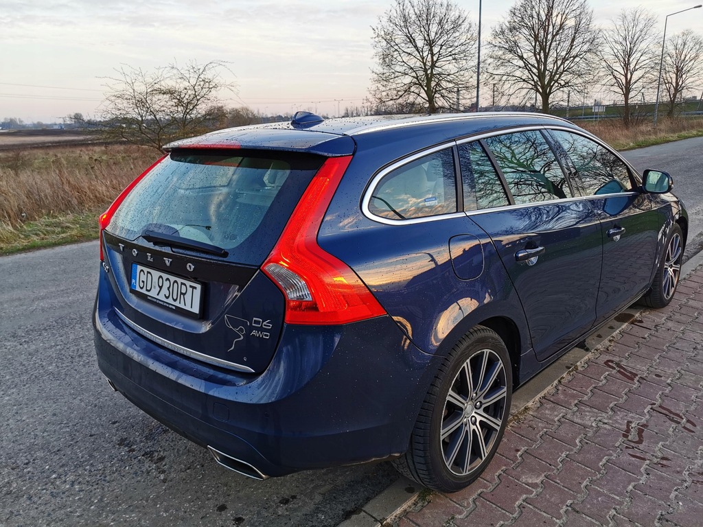 Купить VOLVO V60 (155, 157) D6 Hybrid AWD 220 л.с., подключаемый модуль: отзывы, фото, характеристики в интерне-магазине Aredi.ru