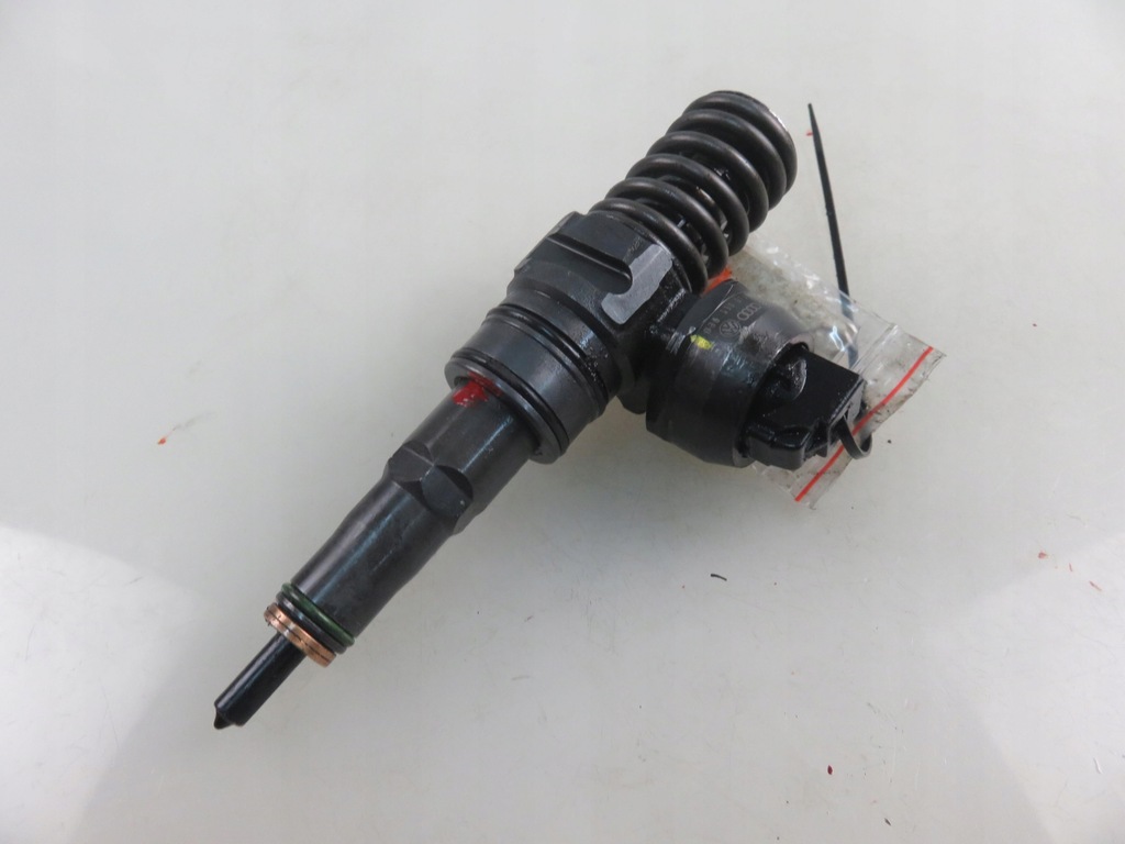 POMPOWTRYSKIWACZ VW GOLF V 1.9 TDI 038130073AG 0414720215