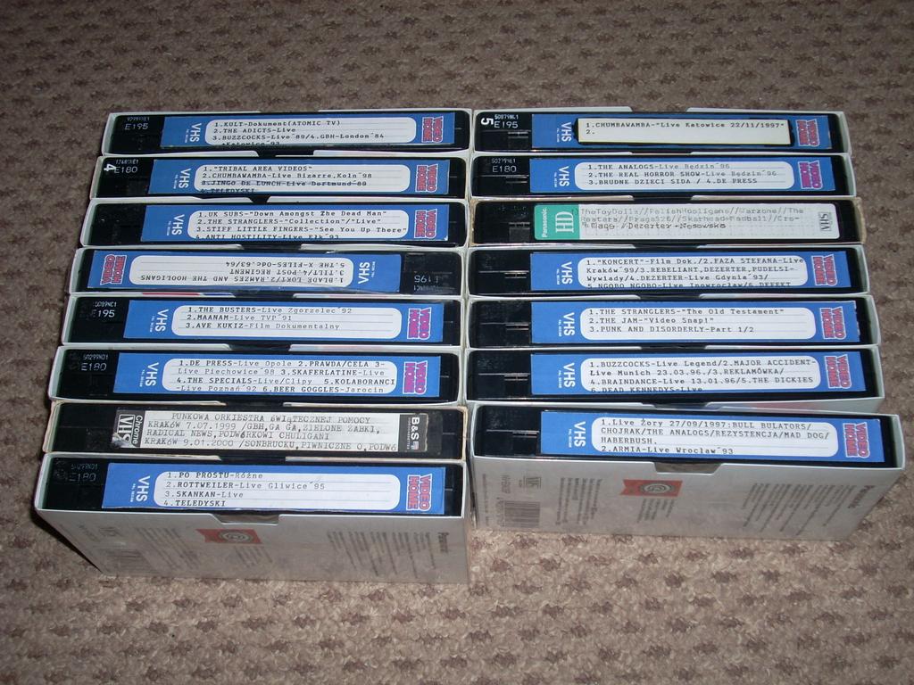 15 kaset VHS PUNK ROCK HARD CORE koncerty klipy