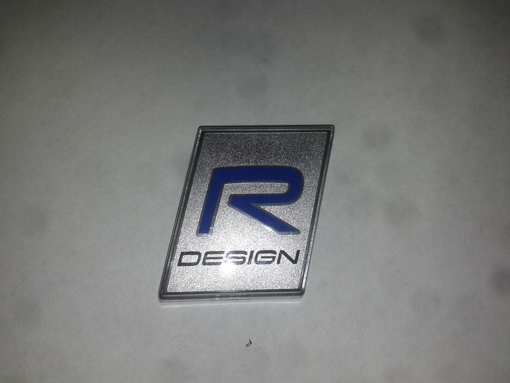 znaczek logo volvo r-design