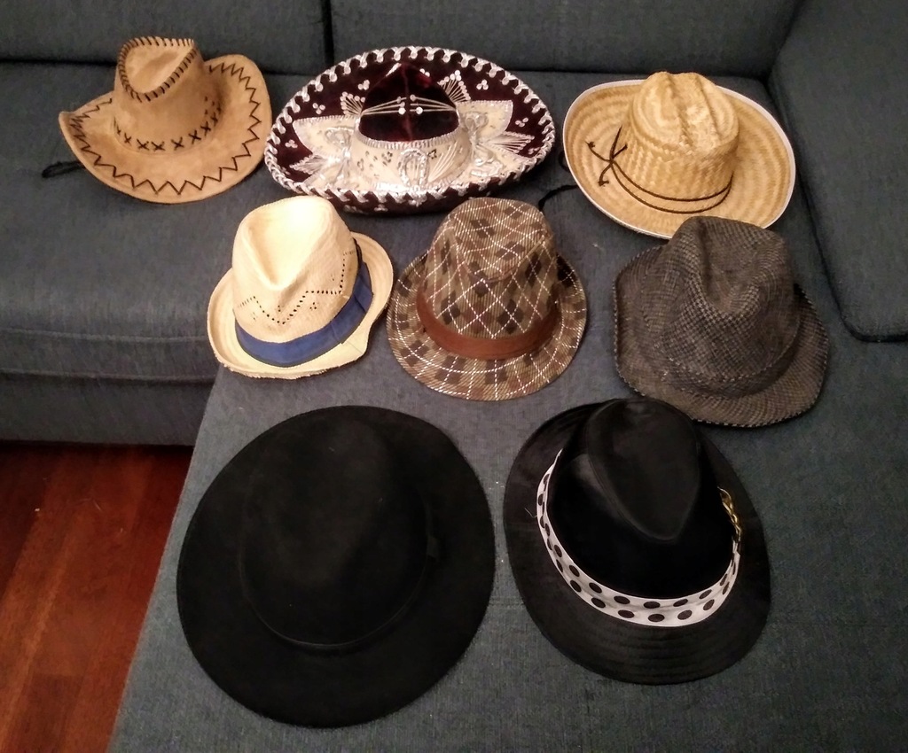 Zestaw kapelusze, rekwizyty, bal karnawałowy