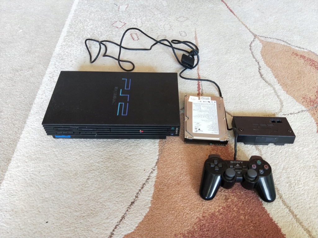 KONSOLA SONY PLAYSTATION 2 Z DYSKIEM HD 40 GB GRY