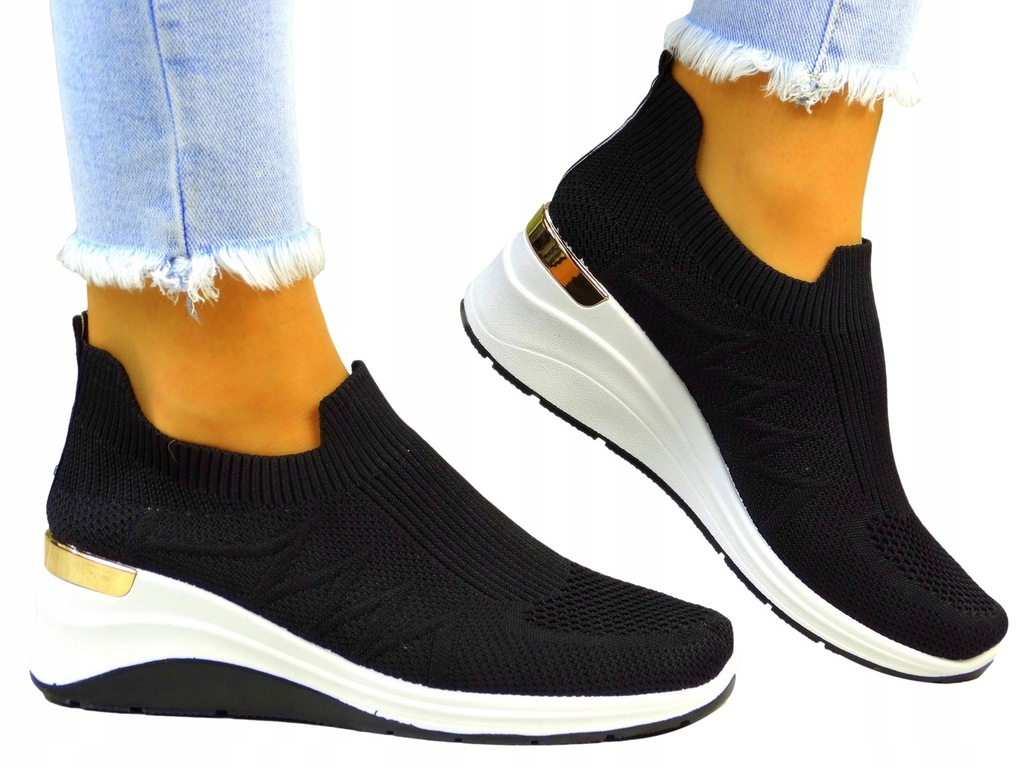 Купить Черные женские кроссовки Adidas на эластичной резинке: отзывы, фото, характеристики в интерне-магазине Aredi.ru