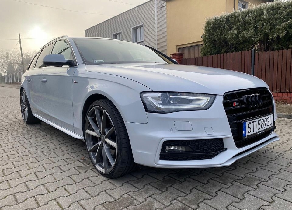 Audi S4 Avant S tronic