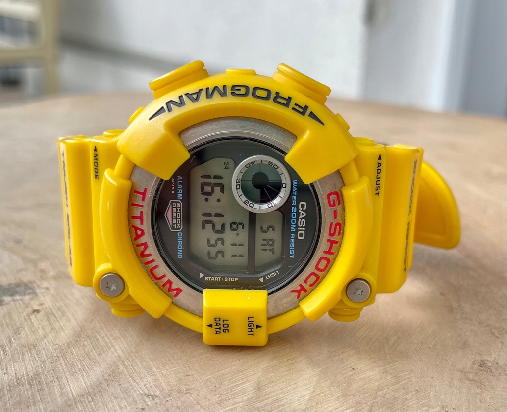 時計 CASIO G-SHOCK DW-8200 FROGMAN TITANIUM Casio G-Shock Frogman DW-8200 Green Skeleton Titanium 200m