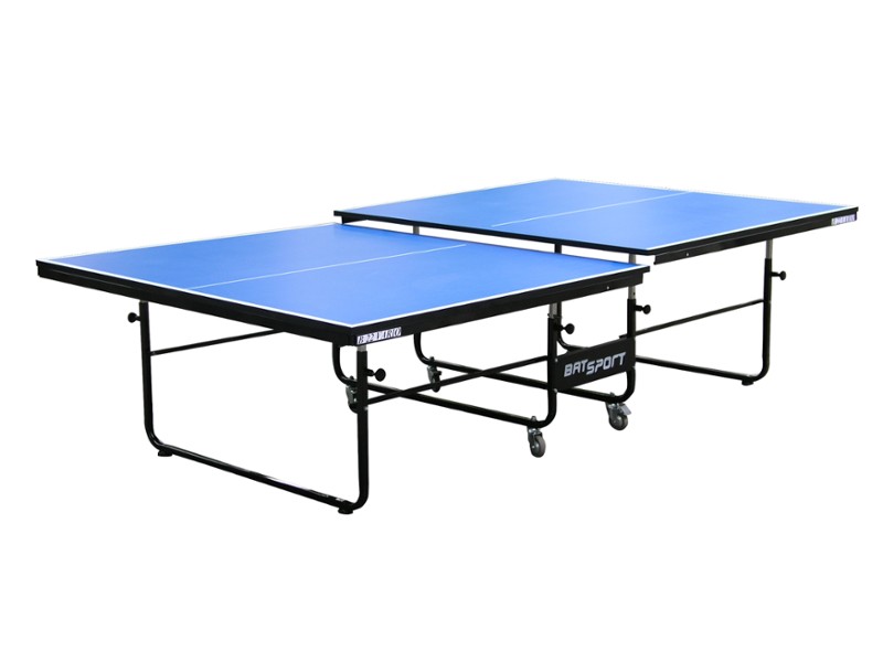 Настольный теннис столы складные. Стол для настольного тенниса. Теннисный стол раскладной. Изогнутый стол для настольного тенниса. Стол теннисный складной на роликах.