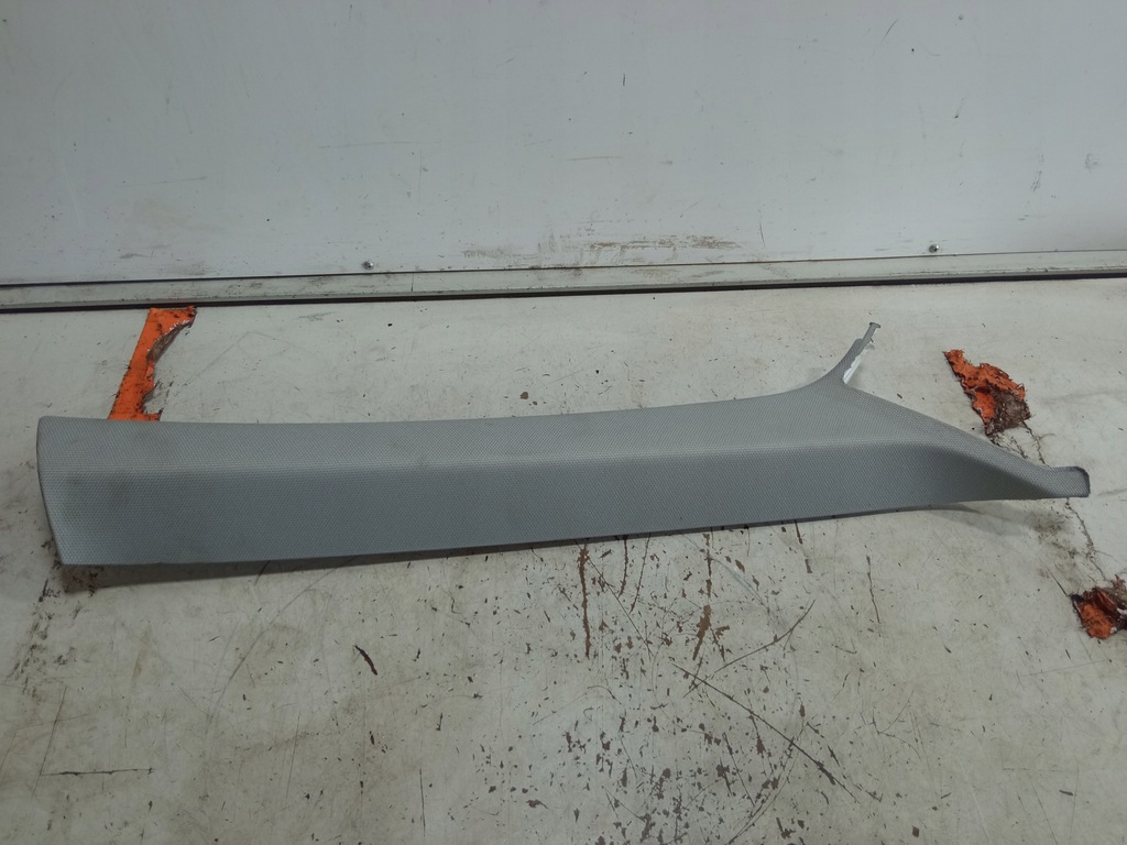 AUDI A4 B9 LIFT OSŁONA SŁUPKA PRAWY PRZÓD 8W0867234D