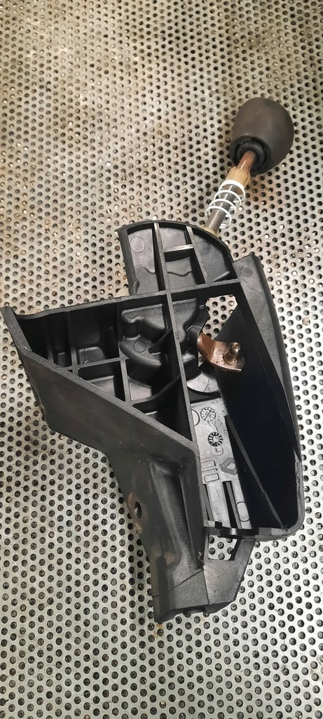 LEWAREK ZMIANY BIEGÓW 8200744935 RENAULT MASTER