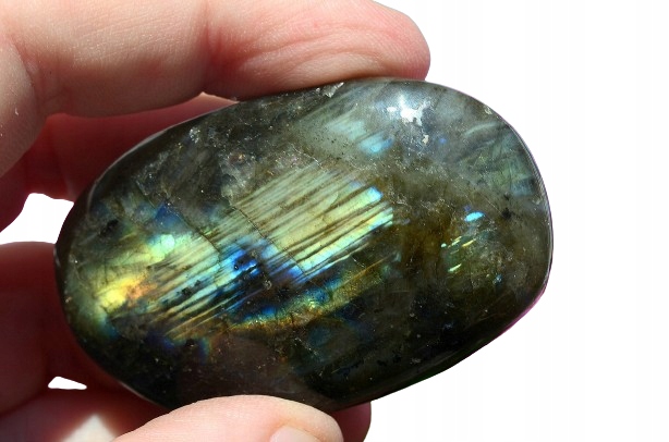 LABRADORYT KAMIEŃ MOCY - polerowany - 53 g - MADAGASKAR - STA103