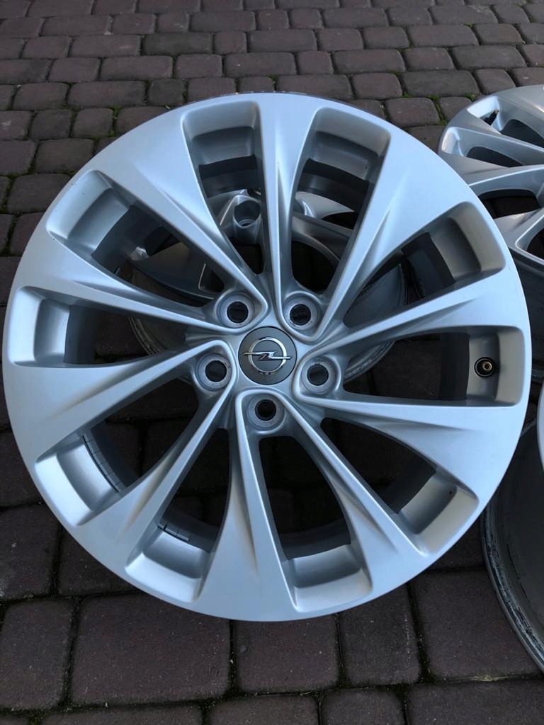 Orygnalne Felgi Opel Astra K 5x105 17 cal CZUJNIKI