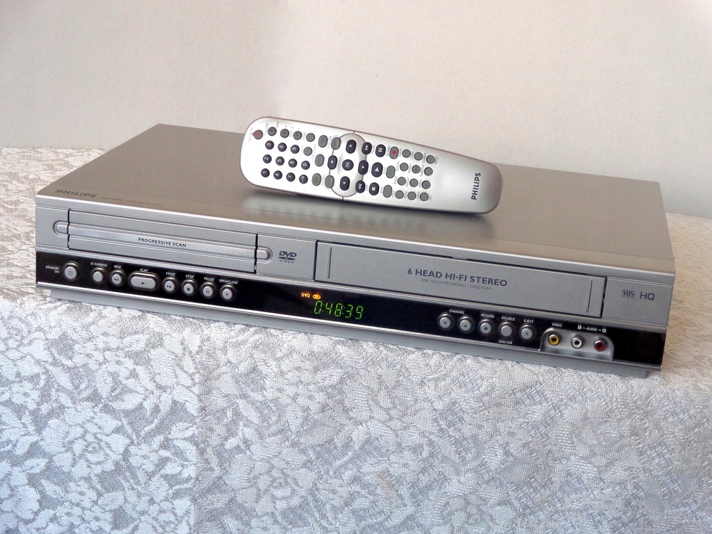 Купить PHILIPS Combo DVD-VHS 6GLOWIC DiVX ПОЛЬСКОЕ МЕНЮ: отзывы, фото, характеристики в интерне-магазине Aredi.ru