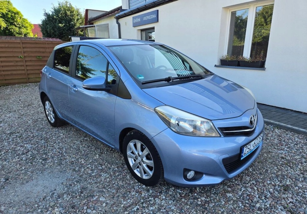 Toyota Yaris Swiezo sprowadzona Zarejestrowana w PL. 1.3 Benzyna 99KM