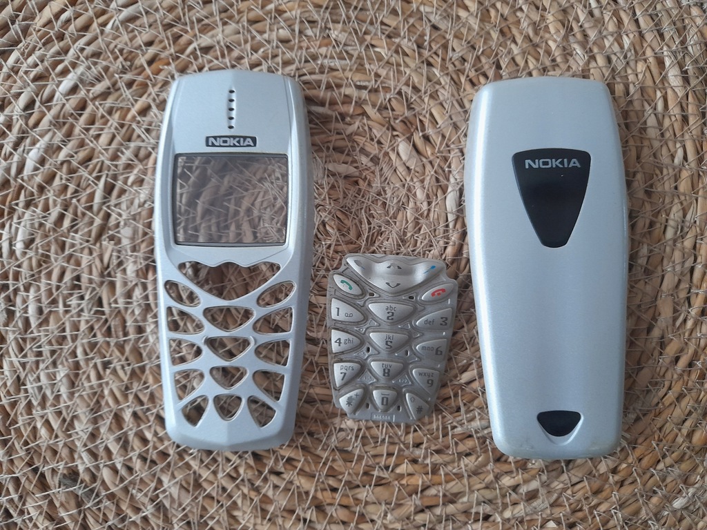 ORYGINALNA SREBRNA OBUDOWA NOKIA 3510i+KLAWIATURA