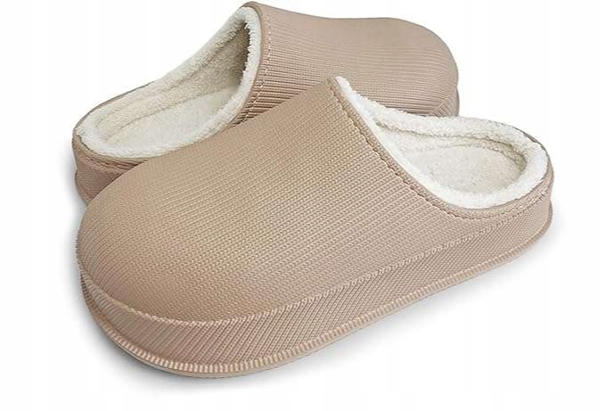 MĘSKIE PANTOFLE KAPCIE ZIMOWE CIEPŁE PLUSZOWE WODOODPORNE BEŻOWE 42-43