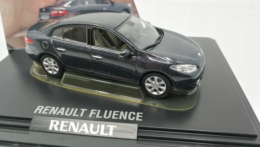 MODEl RENAULT FLUENCE GRIS ECLIPSE 1:43 7711427994