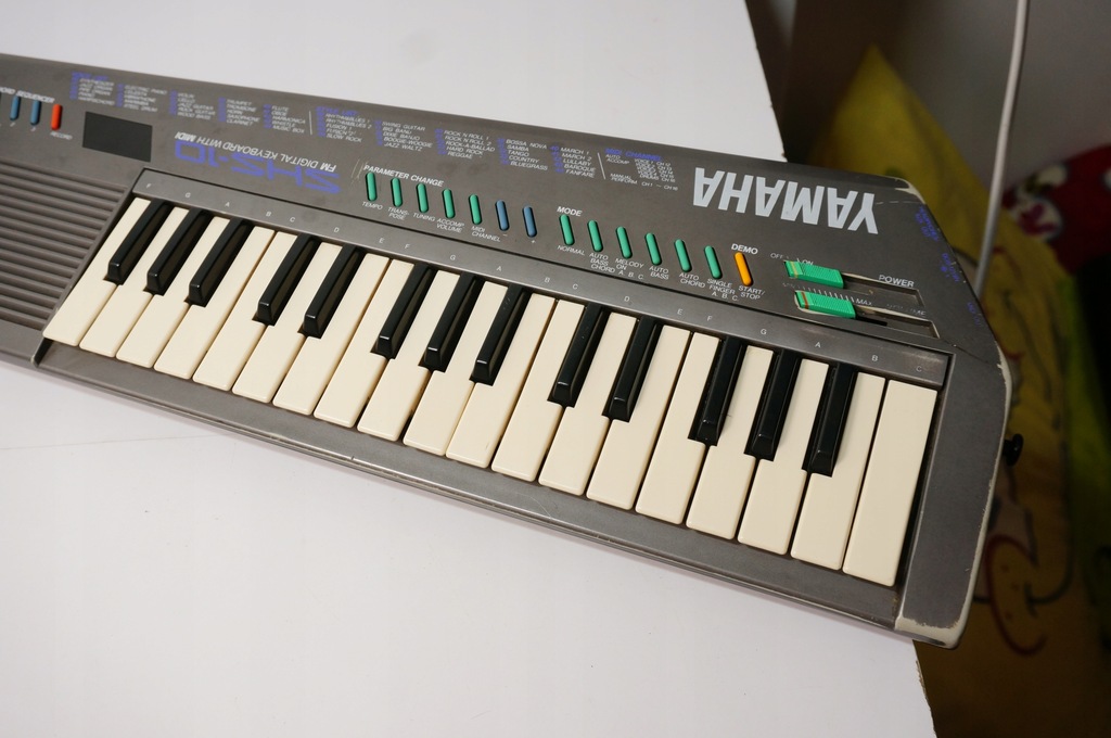 Yamaha SHS-10 Keytar Keyboard - 9938637567 - oficjalne archiwum
