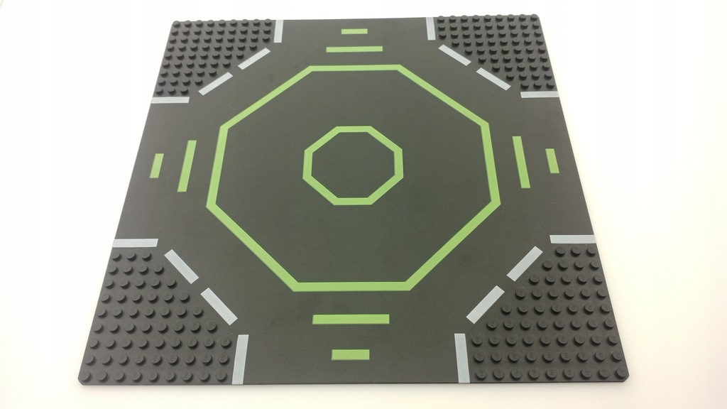 LEGO 6099p02 Baseplate Road 32x32 9-Stud Landing Pad Green Octagon Pattern