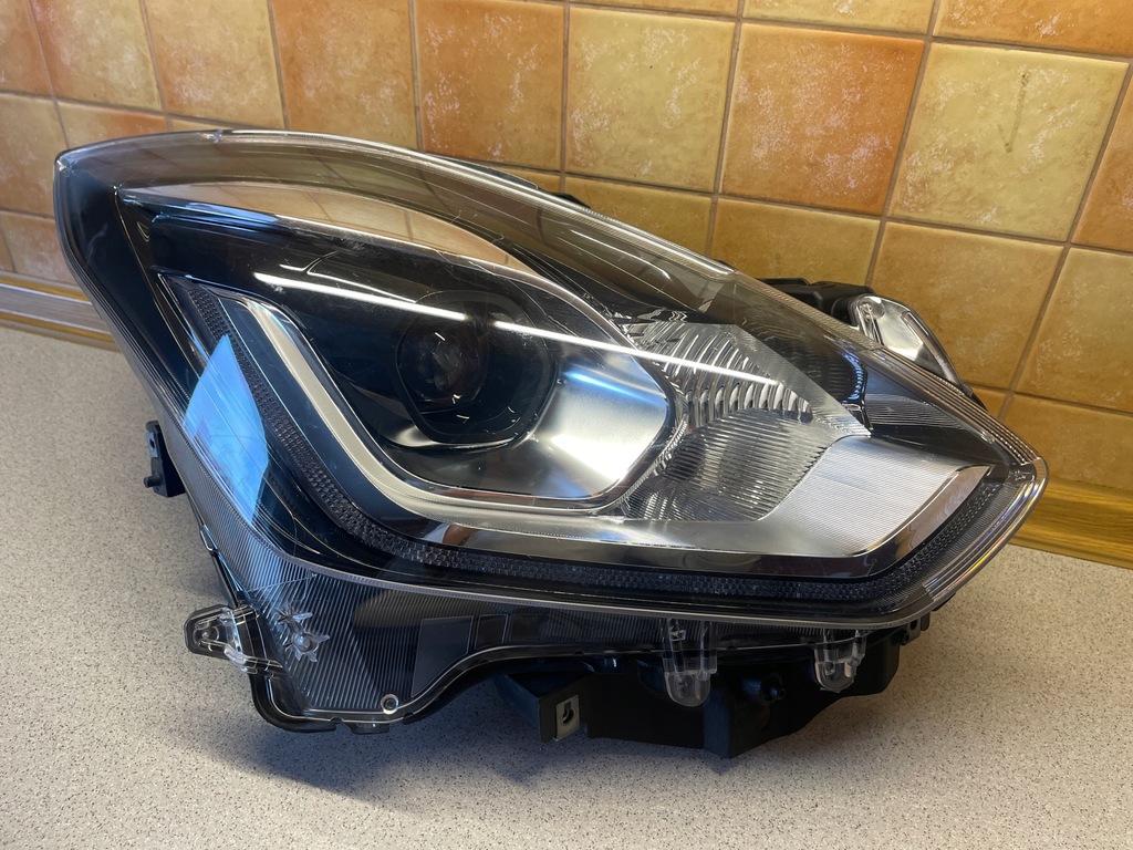 SUZUKI SWIFT MK8 17 led prawa strona