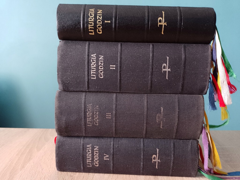 Liturgia godzin komplet 4 tomów Praca zbiorowa