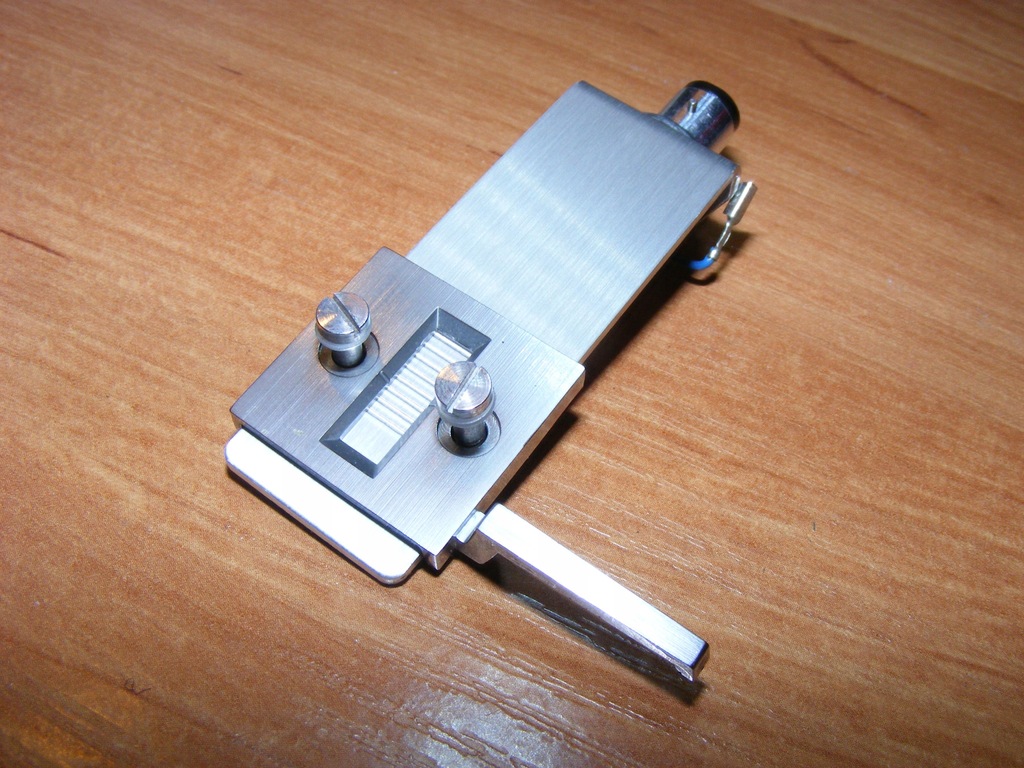 Headshell srebrny 10.6 gram Bardzo ładny