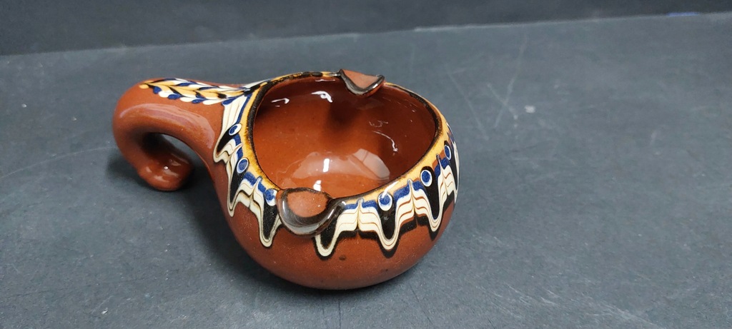 Stara ceramiczna popielniczka design